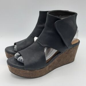Coclico Mind Black Wedge Sandals.